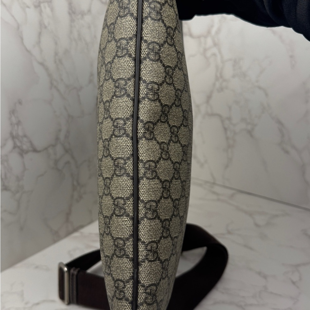 Gucci Flat Messenger Monogram Brown - image 7